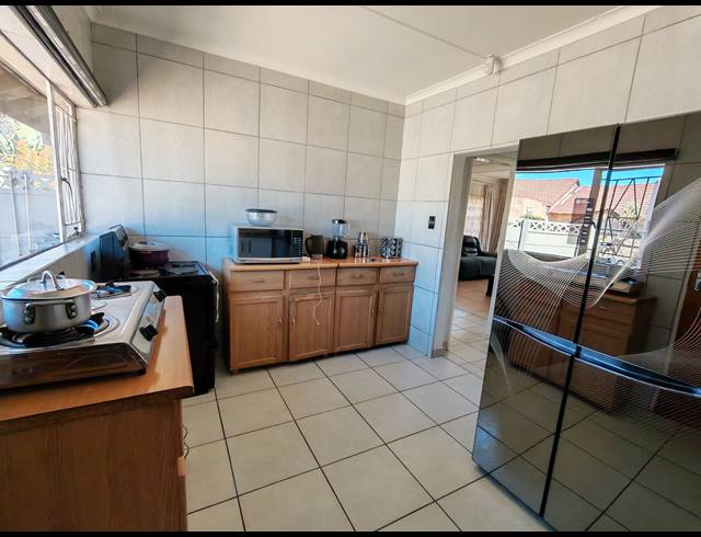 4 BEDROOM HOUSE FOR SALE IN BIRCH ACRES